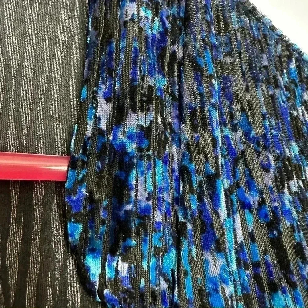 Tanjay Cardigan  Velvet Blue / Black / White Size Large - Picture 6 of 16